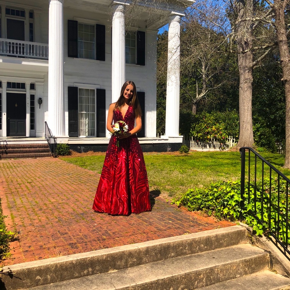 Beautiful size 6 prom dress